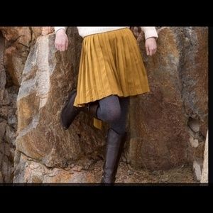 Gap Mustard Color Pleated Skirt with Tie SZ 0